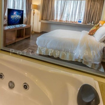 Luxus Grand Lahore (8)