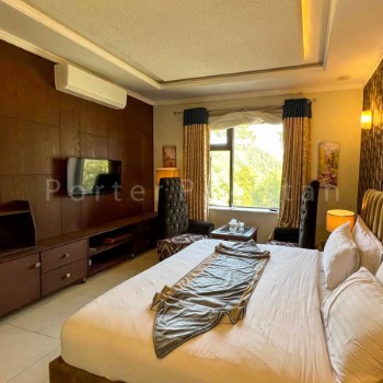 Raees Khana (15)