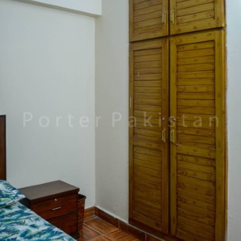 Backpackers (12)