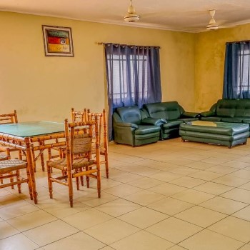 BEACH HUT 68 A (3)