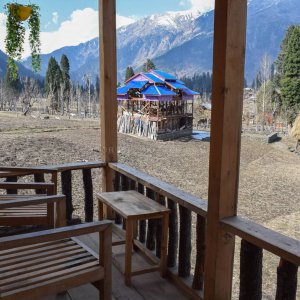 Khanabadosh Arang Kel (1)