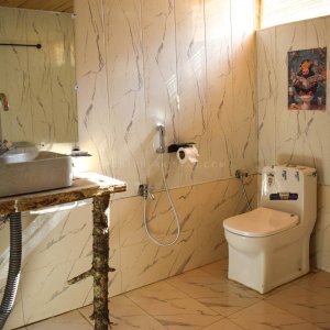 Khanabadosh Arang Kel (5)